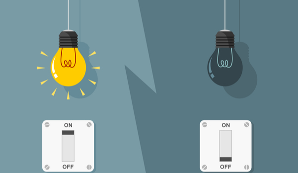 économie électricité maison ampoule allumée